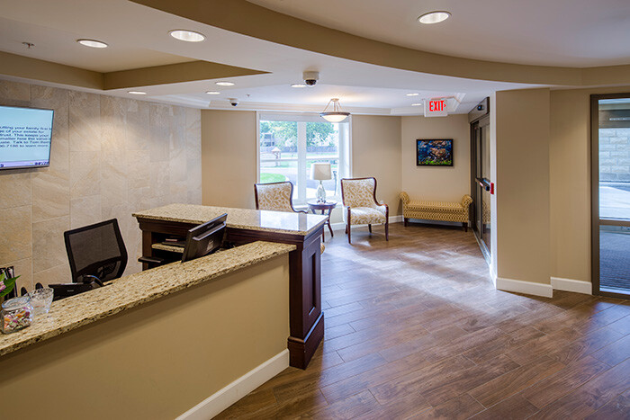 160813-3225- GL front lobby