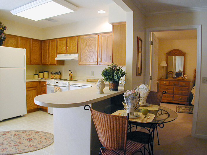 DSCN0692 LV Hall-Kitchen View